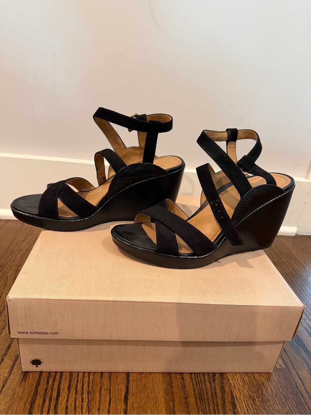 Vionic Black Strappy Wedge Sandals with Ankle Strap